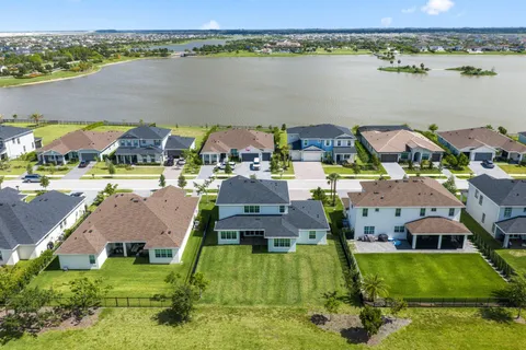 $925,000 | 660 Hookline Circle, Loxahatchee, FL 33470