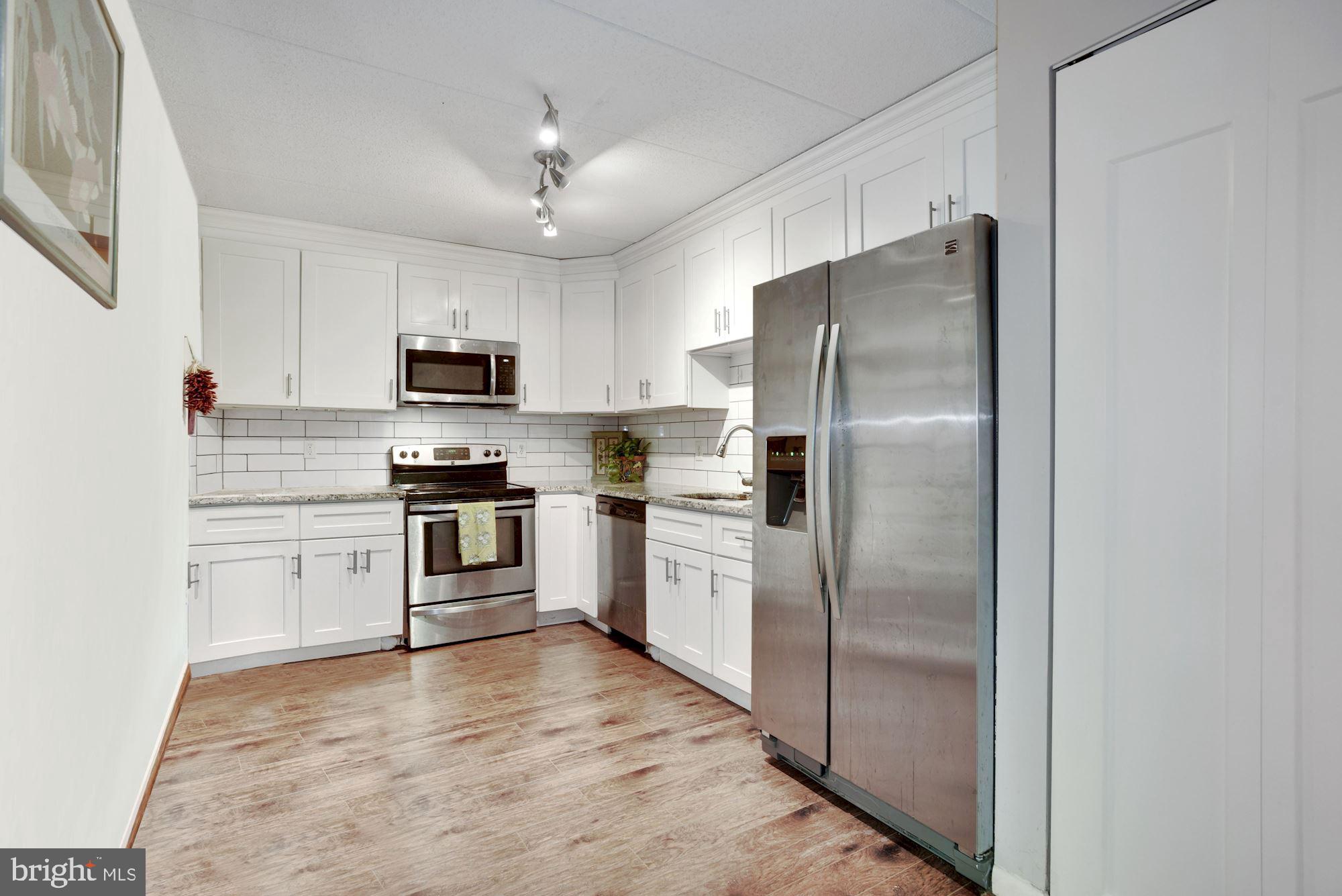 11605 Windbluff Court, Unit 8B Reston, VA 20191 - Photo 8 of 51 Gallery Image 8