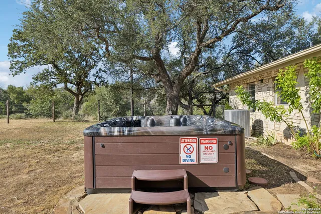 a sign that is on the side of the road