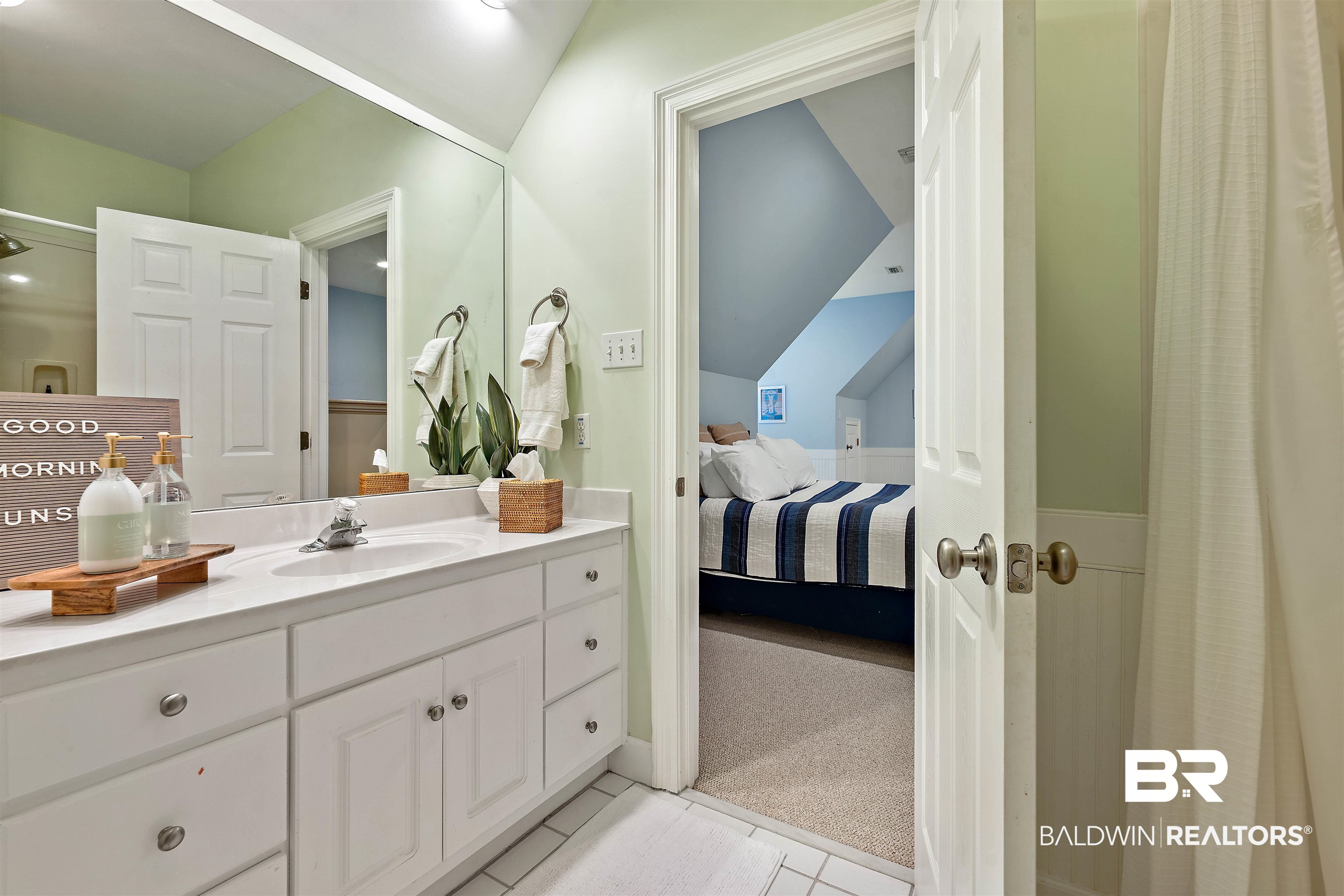 30355 Crepe Myrtle Court Daphne, AL 36527 - Photo 24 of 33 Bathroom 3