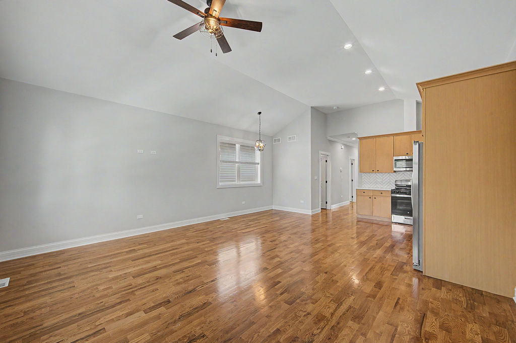 555 North Springfield Avenue Chicago, IL 60624 - Photo 4 of 32