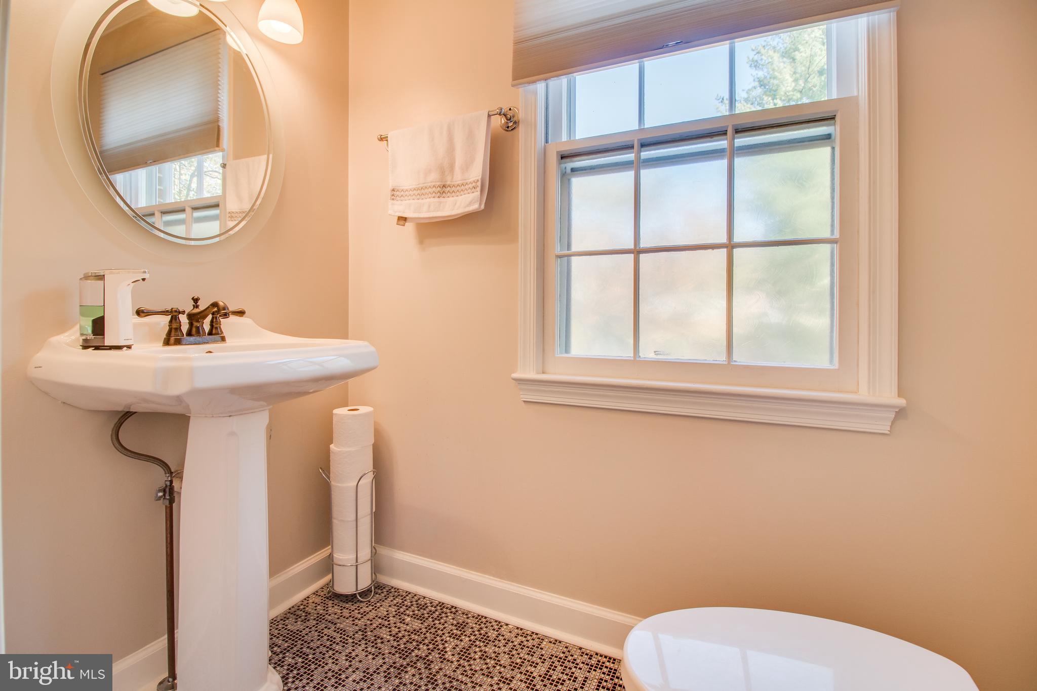 4806 Piney Branch Road Fairfax, VA 22030 - Photo 14 of 50