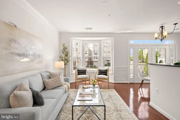 $525,000 | 2482 Curie Court, Unit 10, Herndon, VA 20171