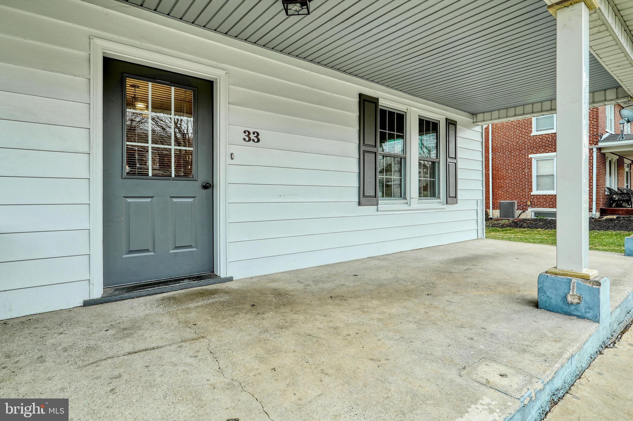 33 Locust Grove Road York, PA 17402 - Photo 4 of 34 Gallery Image 4