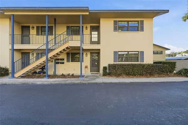 $224,900 | 110 North Tremain Street, Unit 109, Mount Dora, FL 32757
