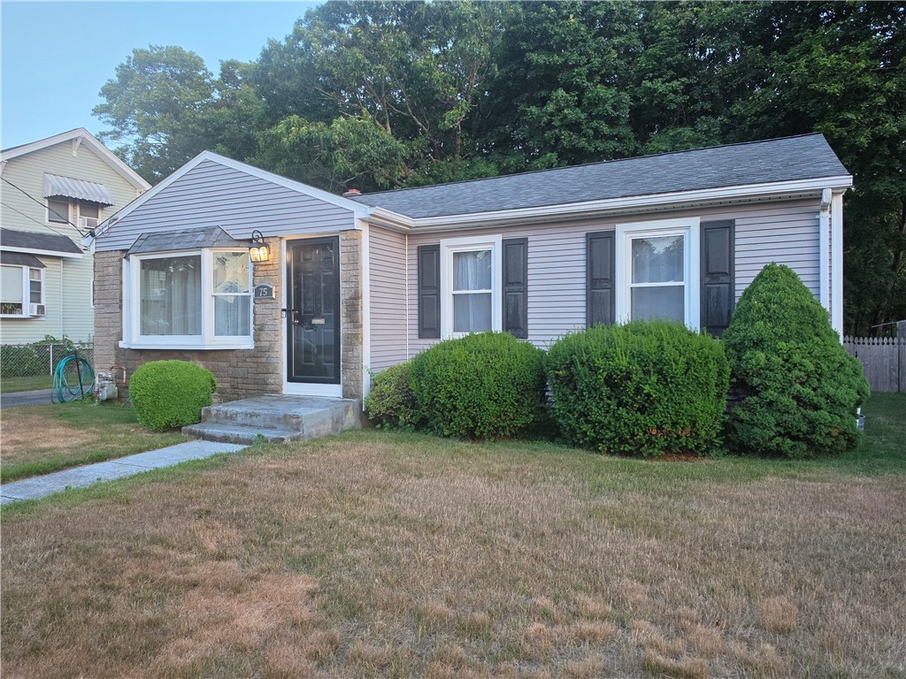 75 Eaton Street Pawtucket, RI 02861 - Photo 2 of 17