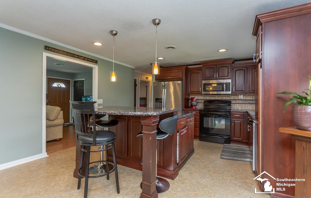 8271 Douglas Road Lambertville, MI 48144 - Photo 14 of 47 50085707-13.JPG