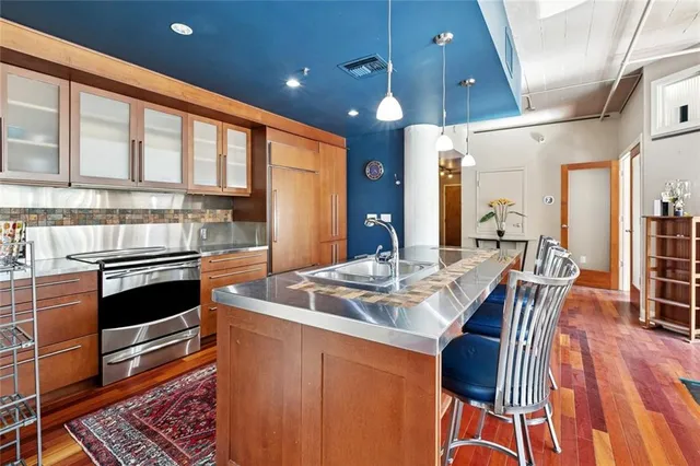 $820,000 | 909 Lafayette Street, Unit 6, New Orleans, LA 70112