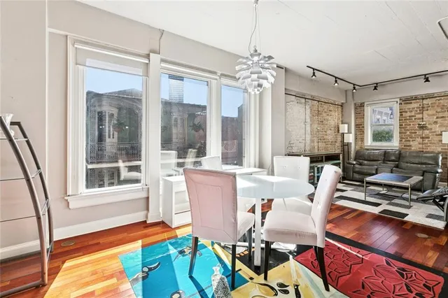 $820,000 | 909 Lafayette Street, Unit 6, New Orleans, LA 70112