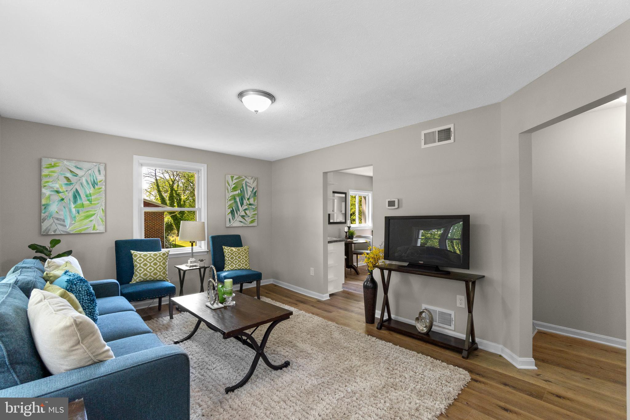 2206 Snow Road Edgewood, MD 21040 - Photo 6 of 35 Living Room