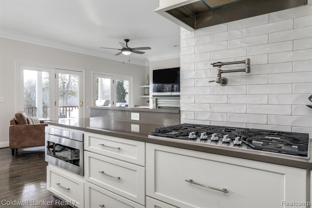 9853 Pine Knob Road Clarkston, MI 48348 - Photo 9 of 65