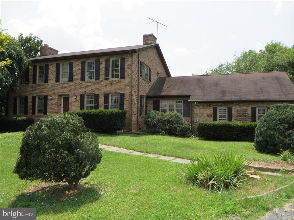 22025 Evergreen Mills Road Leesburg, VA 20175 - Photo 1 of 6