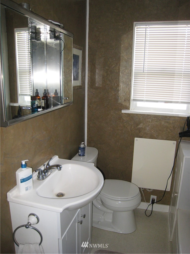 5350 Homesteader Road Deming, WA 98244 - Photo 18 of 23