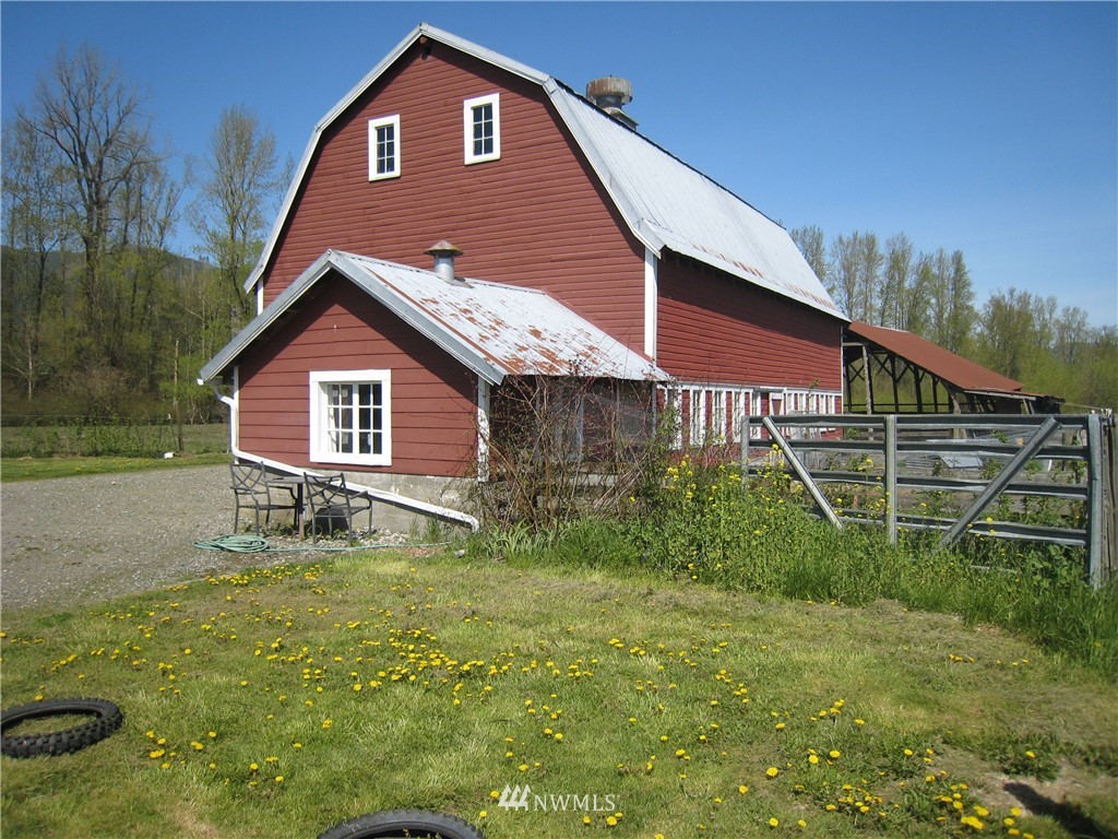 5350 Homesteader Road Deming, WA 98244 - Photo 4 of 23