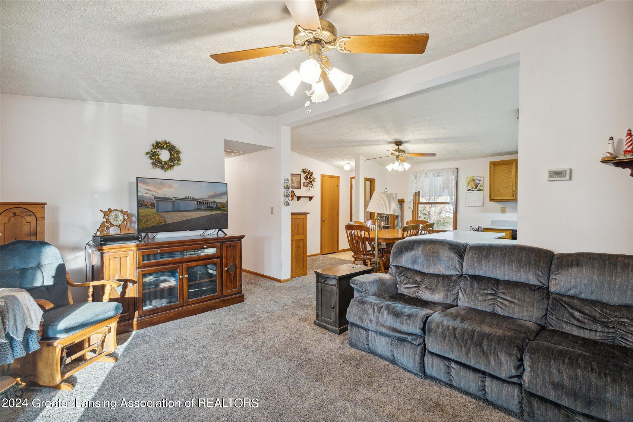 3651 Plains Road Mason, MI 48854 - Photo 10 of 51 living room