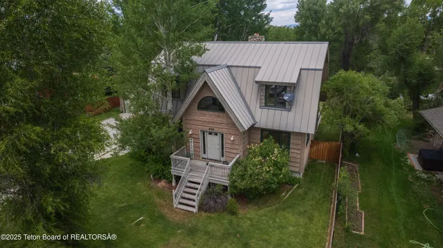 $800,000 | 939 Stuart Street, Pinedale, WY 82941