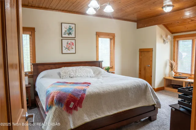 $800,000 | 939 Stuart Street, Pinedale, WY 82941