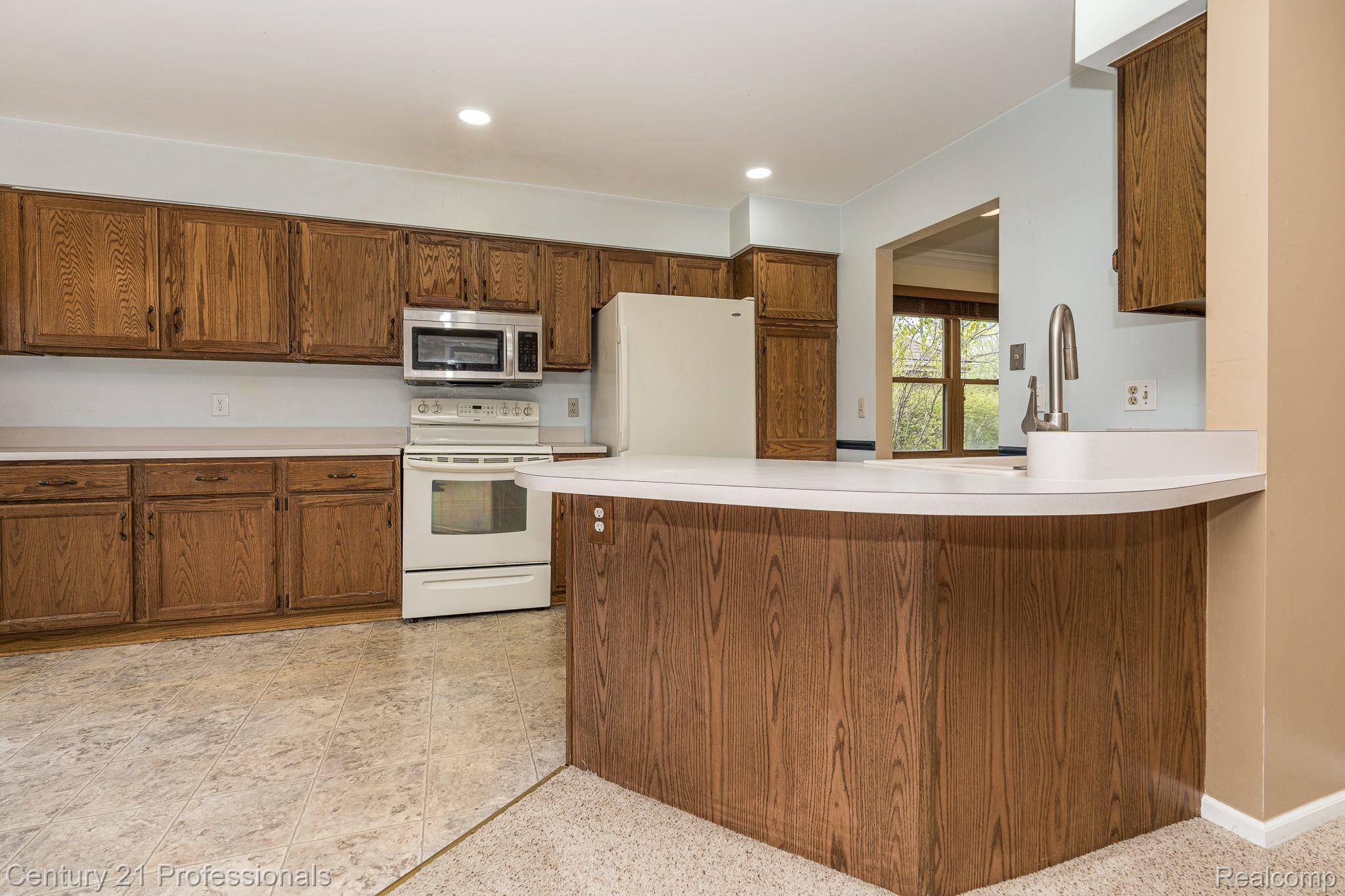 1643 Hillside Lane Rochester, MI 48307 - Photo 17 of 48 Gallery Image 17