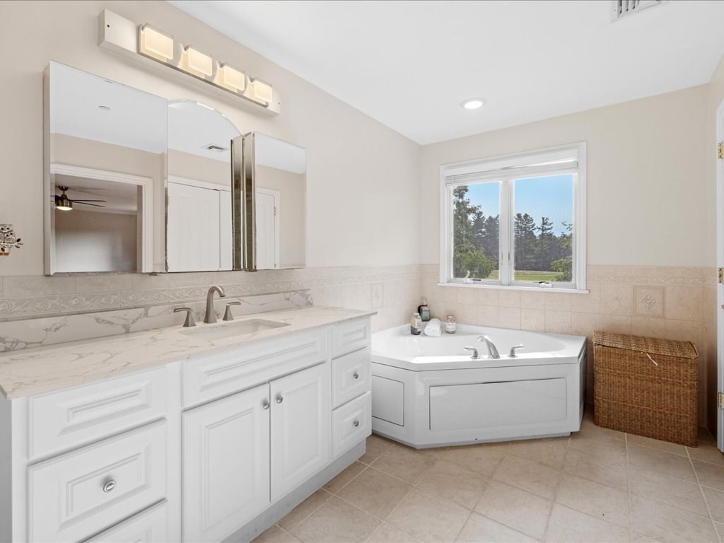 218 Rangeway Road, Unit 213 Billerica, MA 01862 - Photo 22 of 37