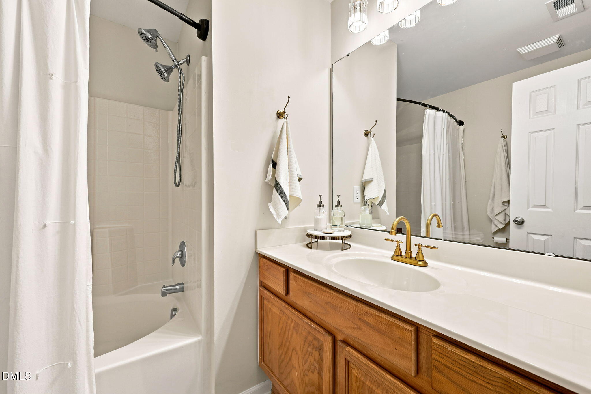 8496 Central Drive Raleigh, NC 27613 - Photo 25 of 42 34-web-or-mls-IMG_6271