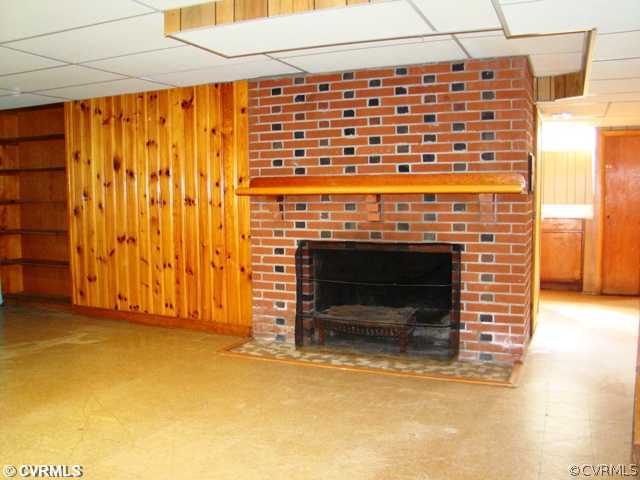 3312 Jackson Farm Road Hopewell, VA 23860 - Photo 10 of 12 Other - In-law / nanny suite living room with fire