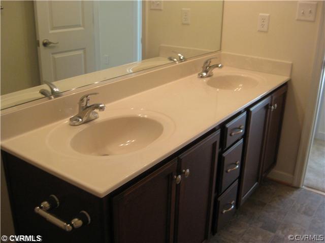 3144 Barnack Road Midlothian, VA 23112 - Photo 11 of 12 Gallery Image 11