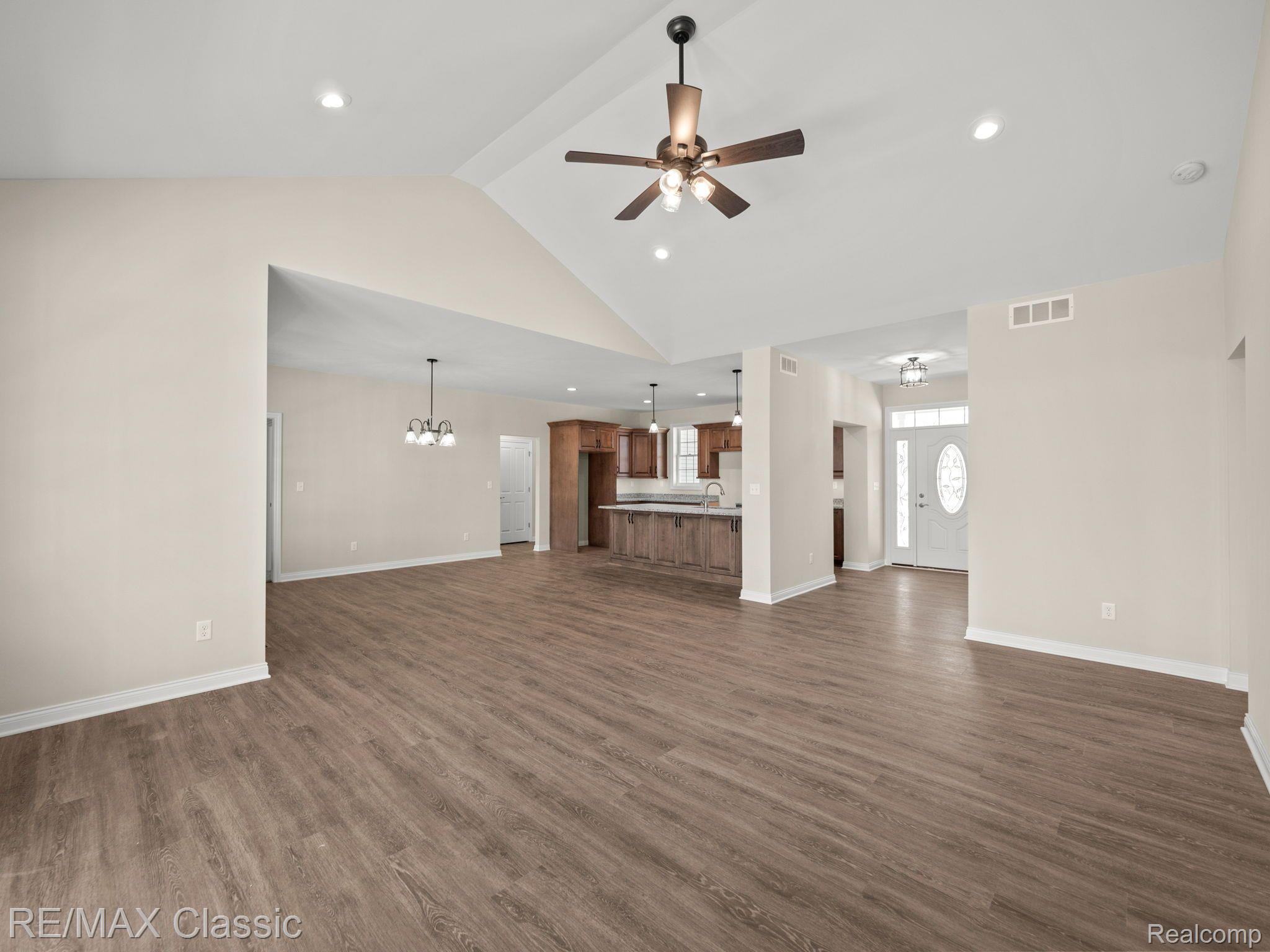 33185 McCann Road Rockwood, MI 48173 - Photo 8 of 24 Gallery Image 8