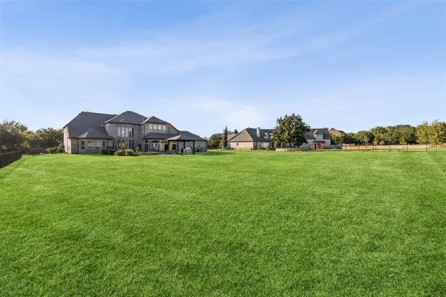 a view of yard with house and outdoor space