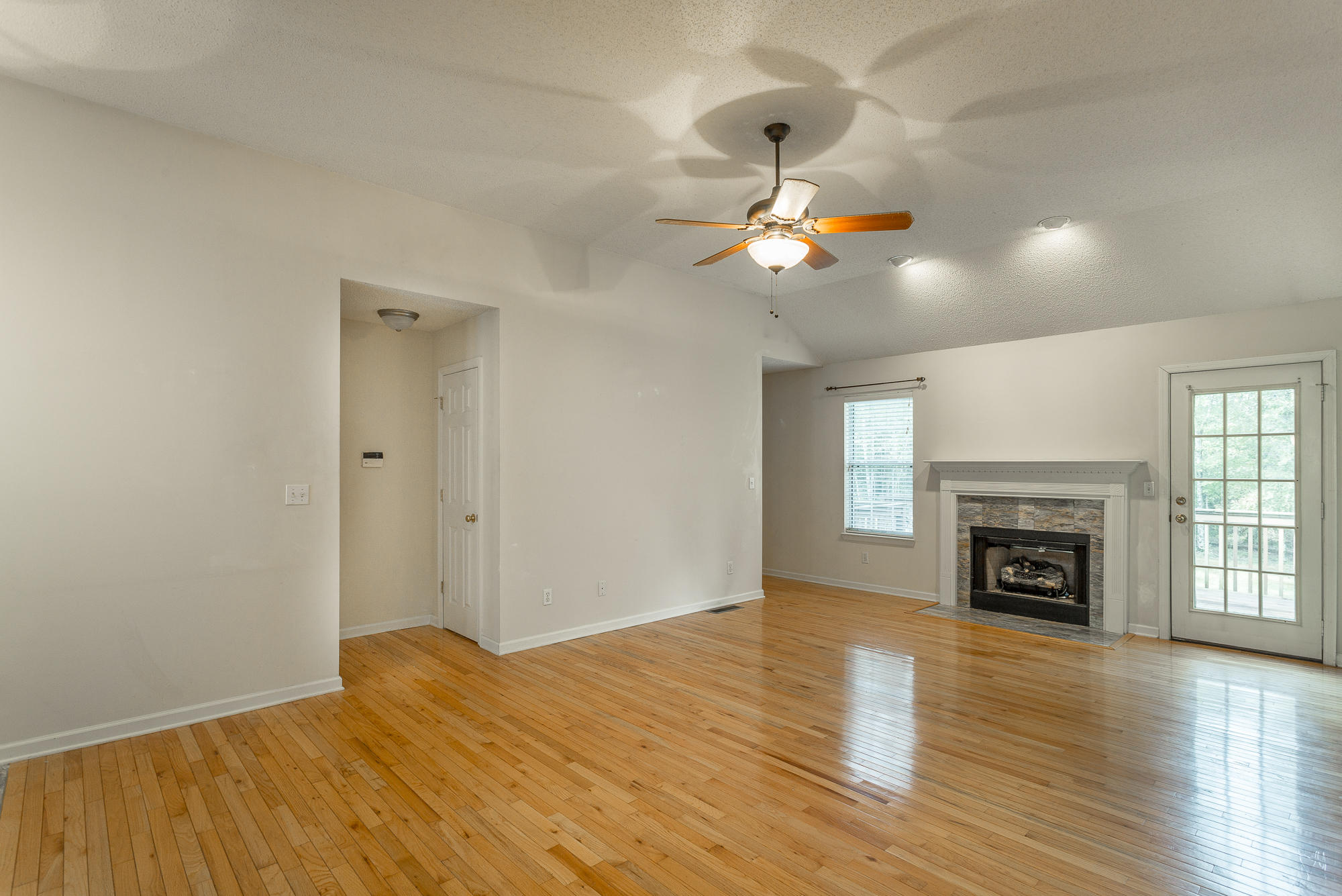 10541 Fielding Road Ooltewah, TN 37363 - Photo 8 of 54 10541 Fielding Road-4