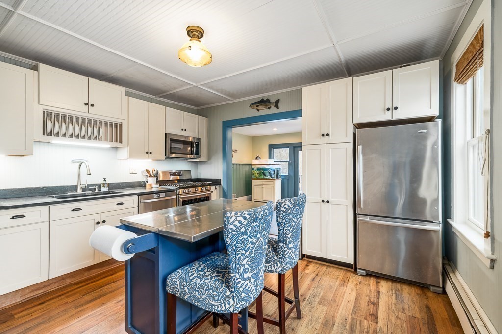 9 Hickory Street Gloucester, MA 01930 - Photo 15 of 41