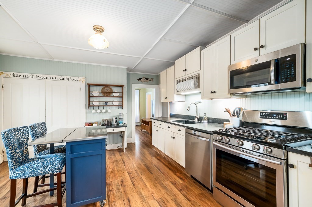 9 Hickory Street Gloucester, MA 01930 - Photo 16 of 41