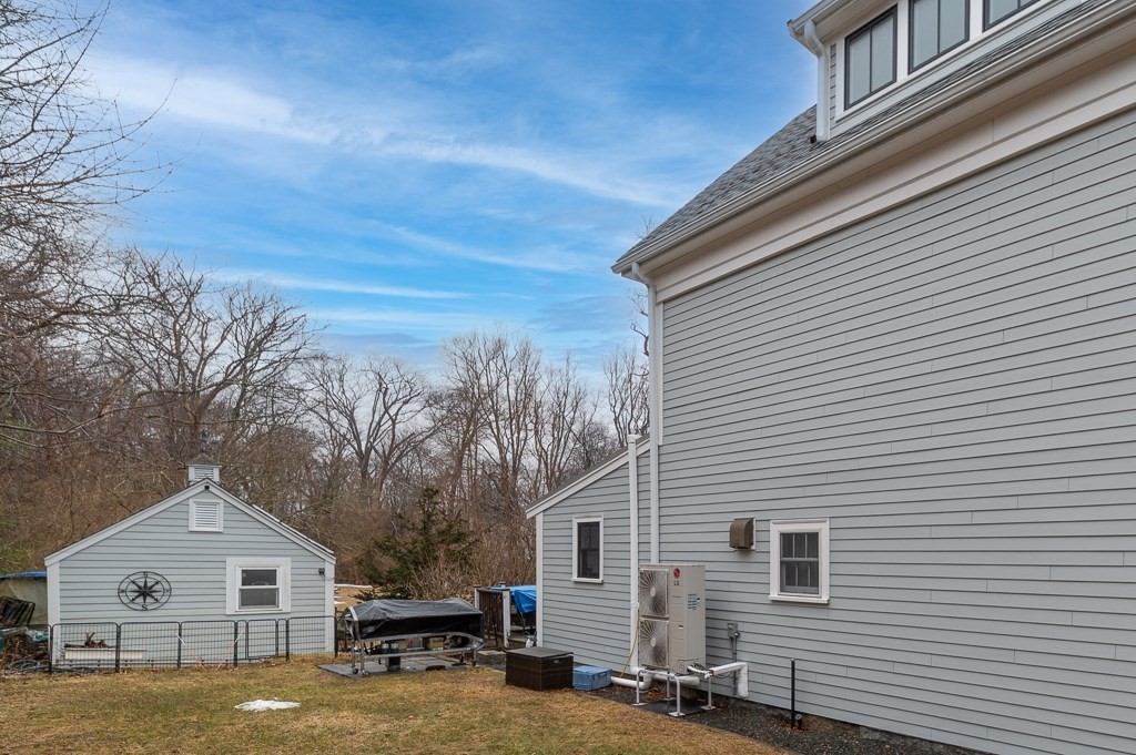 9 Hickory Street Gloucester, MA 01930 - Photo 6 of 41
