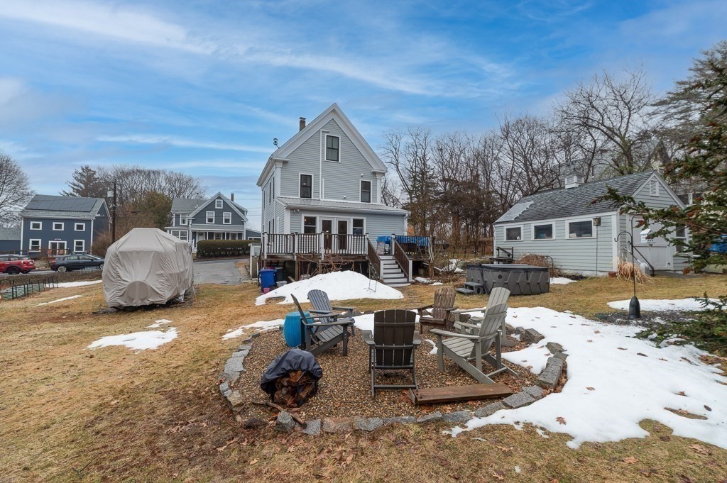 9 Hickory Street Gloucester, MA 01930 - Photo 8 of 41