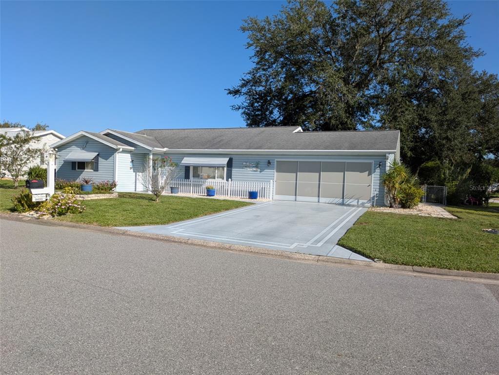 9499 Southeast 174th Loop Summerfield, FL 34491 - Photo 2 of 46 a view of outdoor space yard and house