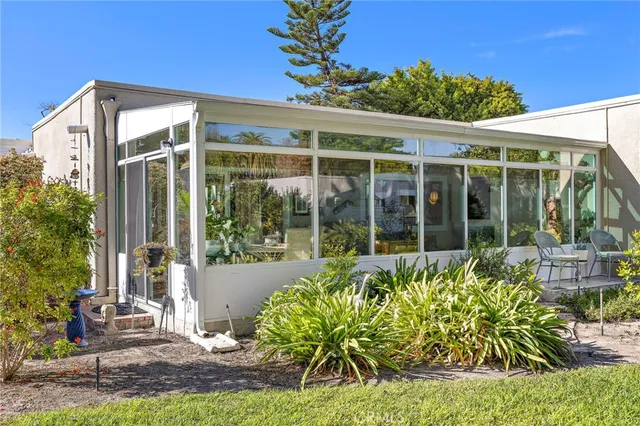 $735,000 | 2026 Via Mariposa East, Unit D, Laguna Woods, CA 92637