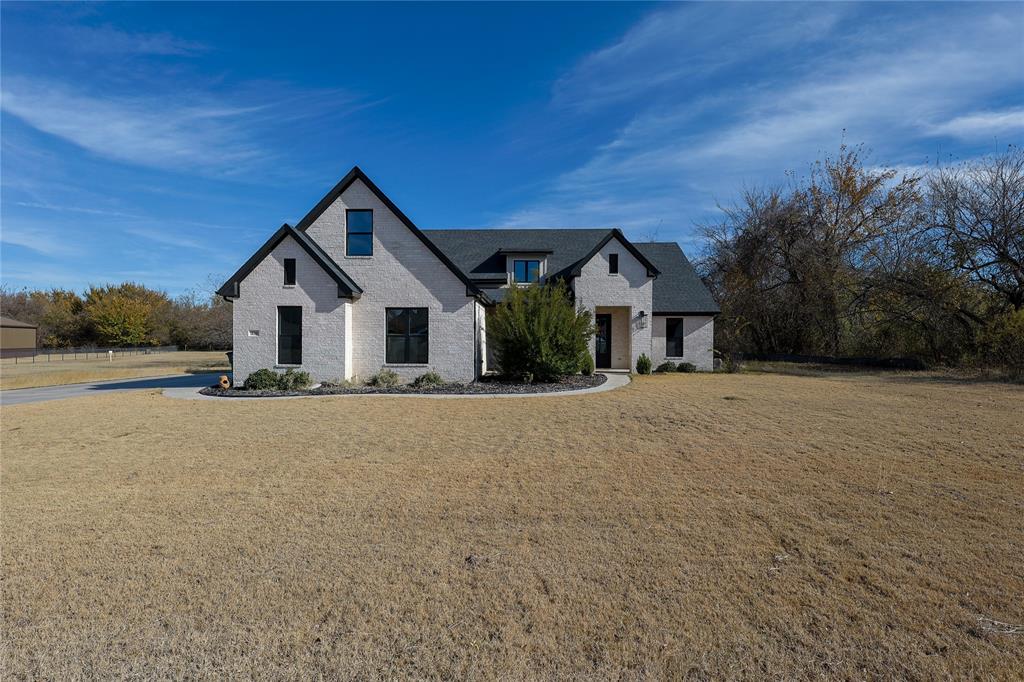 230 Odell Road Springtown, TX 76082 - Photo 3 of 37
