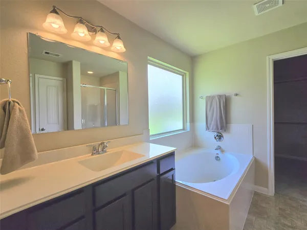 $1,950 | 12525 Canyon Hill Drive, Willis, TX 77318