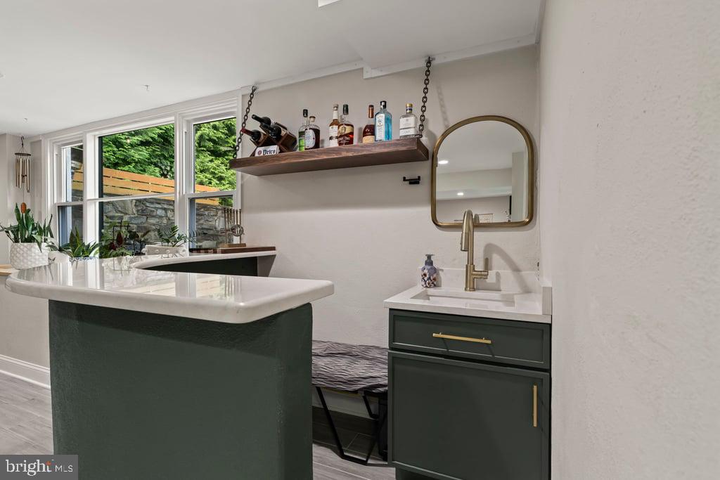 320 Kent Road Broomall, PA 19008 - Photo 36 of 58 Wet bar
