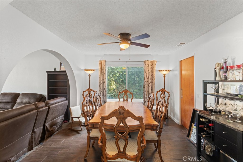 6801 Rycroft Drive Riverside, CA 92506 - Photo 7 of 47