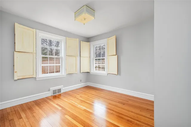 $3,000 | 127 Prospect Street, East Greenwich, RI 02818