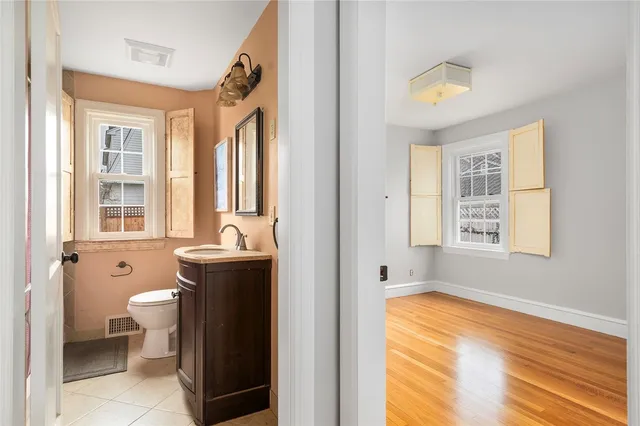 $3,000 | 127 Prospect Street, East Greenwich, RI 02818