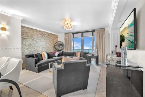 $1,750,000 | 333 Las Olas Way, Unit 2409, Fort Lauderdale, FL 33301