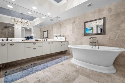 $1,750,000 | 333 Las Olas Way, Unit 2409, Fort Lauderdale, FL 33301