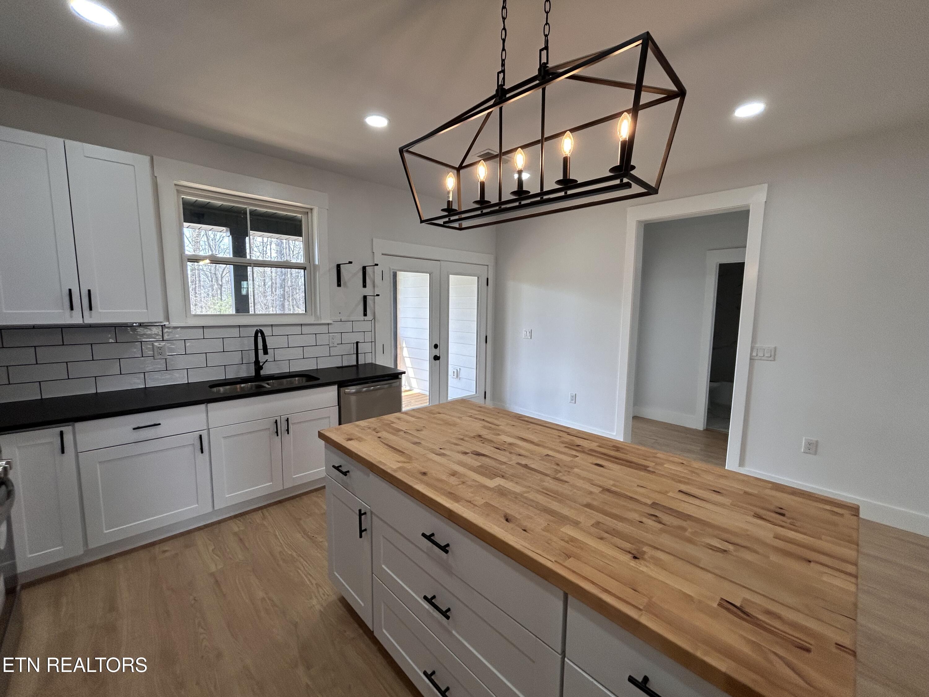 278 Hoppers Bluff Rutledge, TN 37861 - Photo 7 of 22 IMG_2341