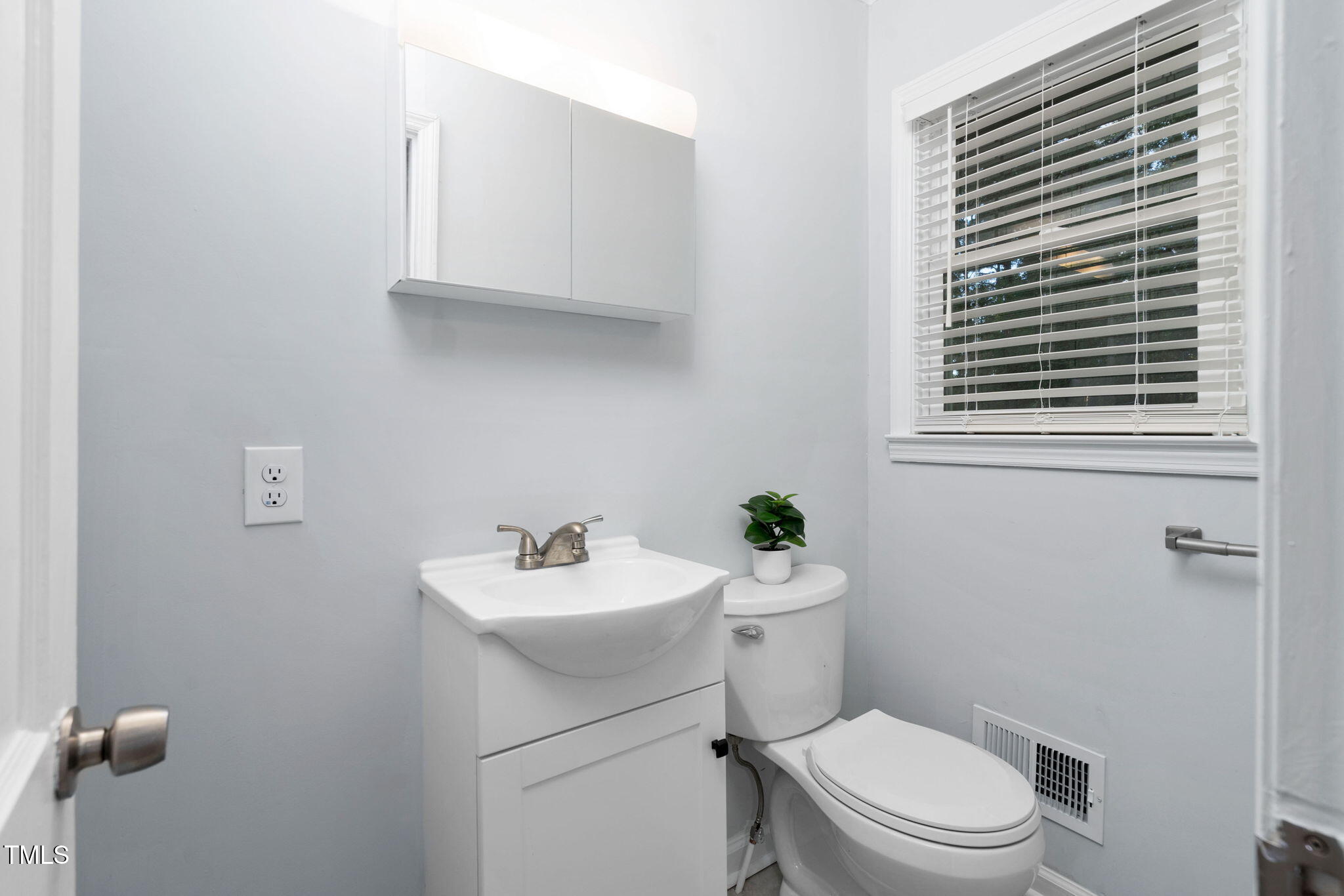 419 Lakeside Drive Garner, NC 27529 - Photo 20 of 27 45-web-or-mls-419-lakeside-dr