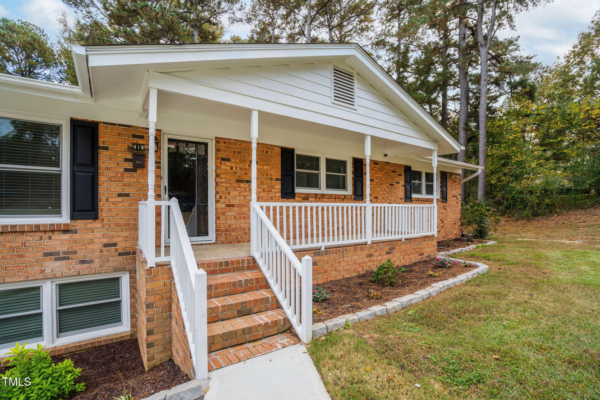 419 Lakeside Drive Garner, NC 27529 - Photo 2 of 27 6-web-or-mls-419-lakeside-dr