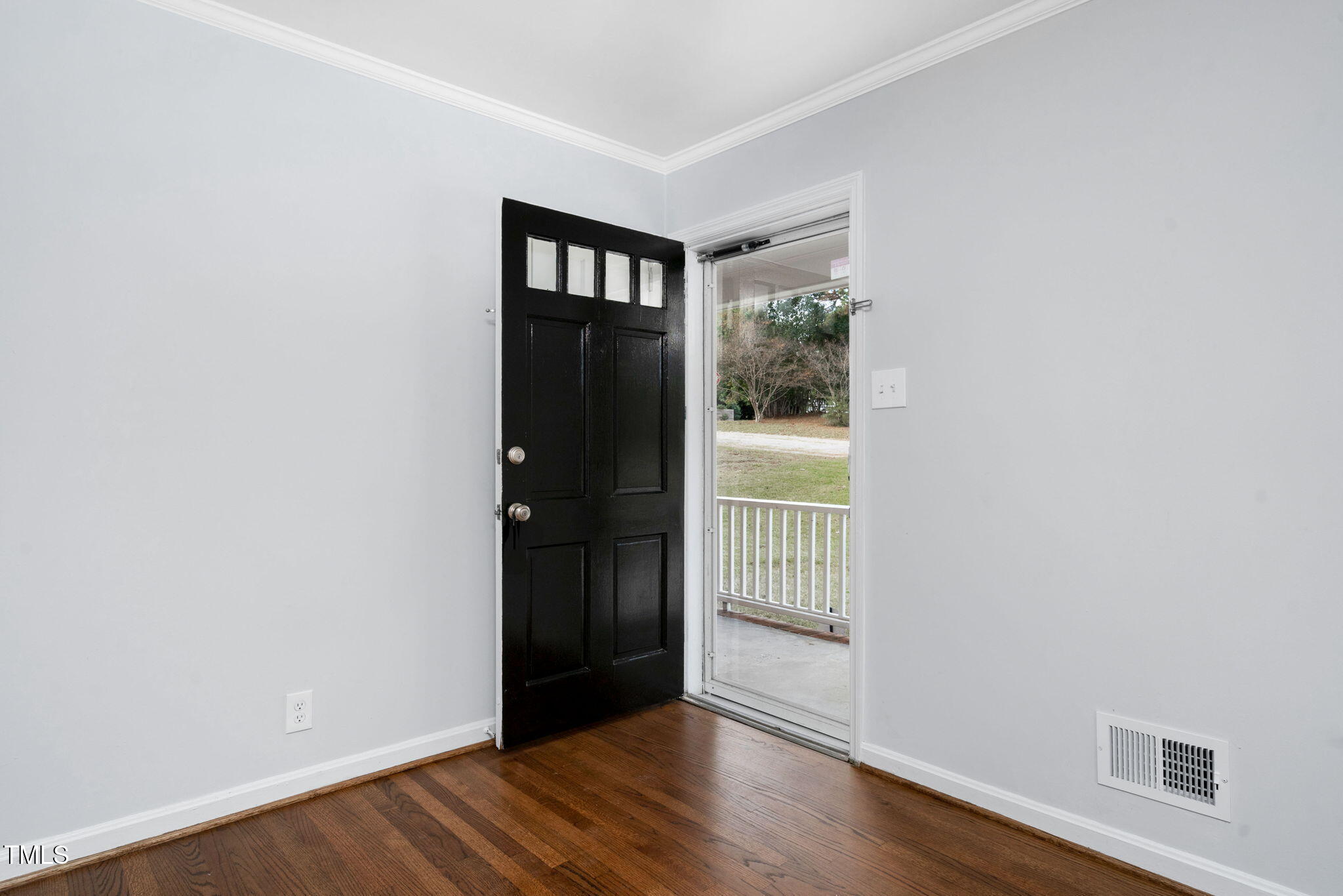 419 Lakeside Drive Garner, NC 27529 - Photo 3 of 27 24-web-or-mls-419-lakeside-dr