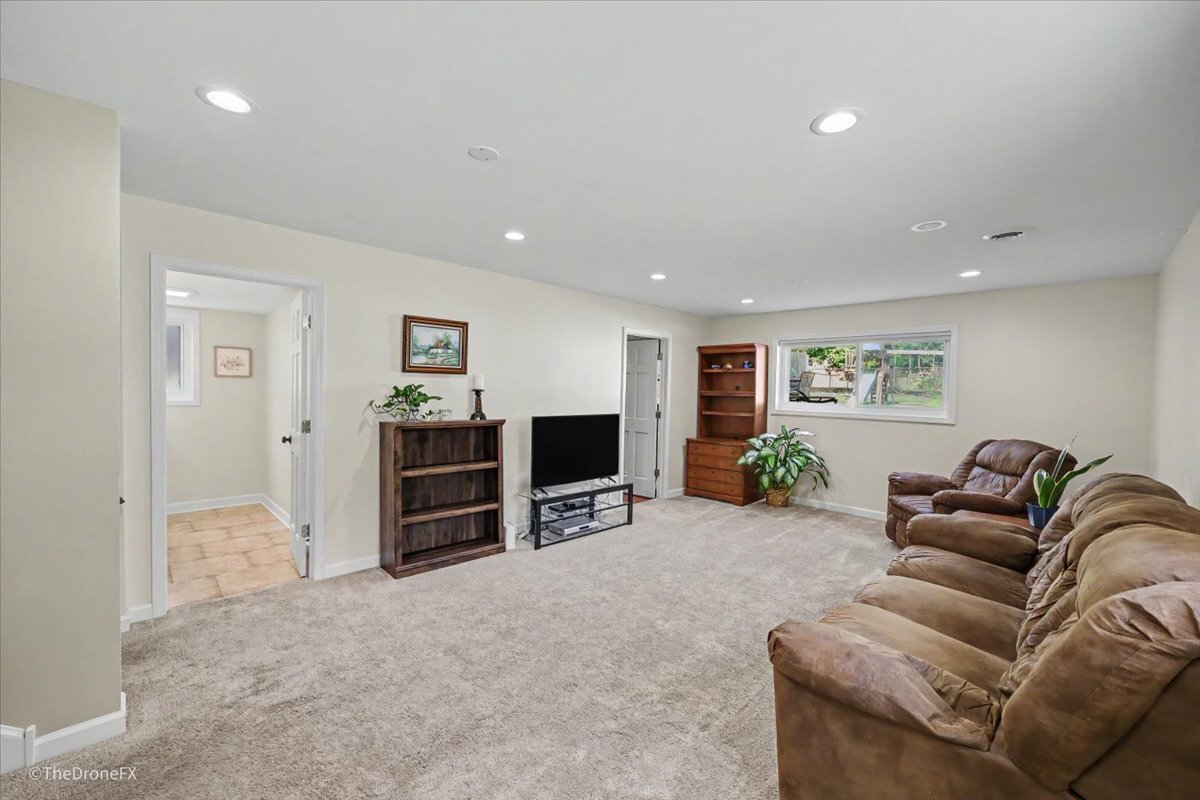 767 North Willow Road Elmhurst, IL 60126 - Photo 20 of 36