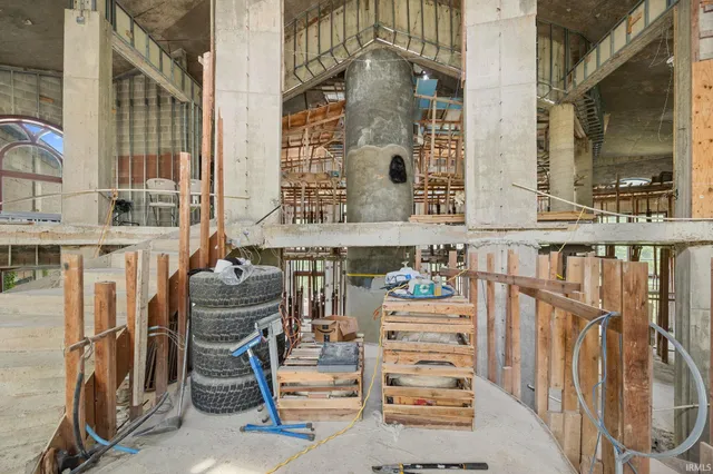 $1,500,000 | 4945 South 100 East, Lafayette, IN 47909