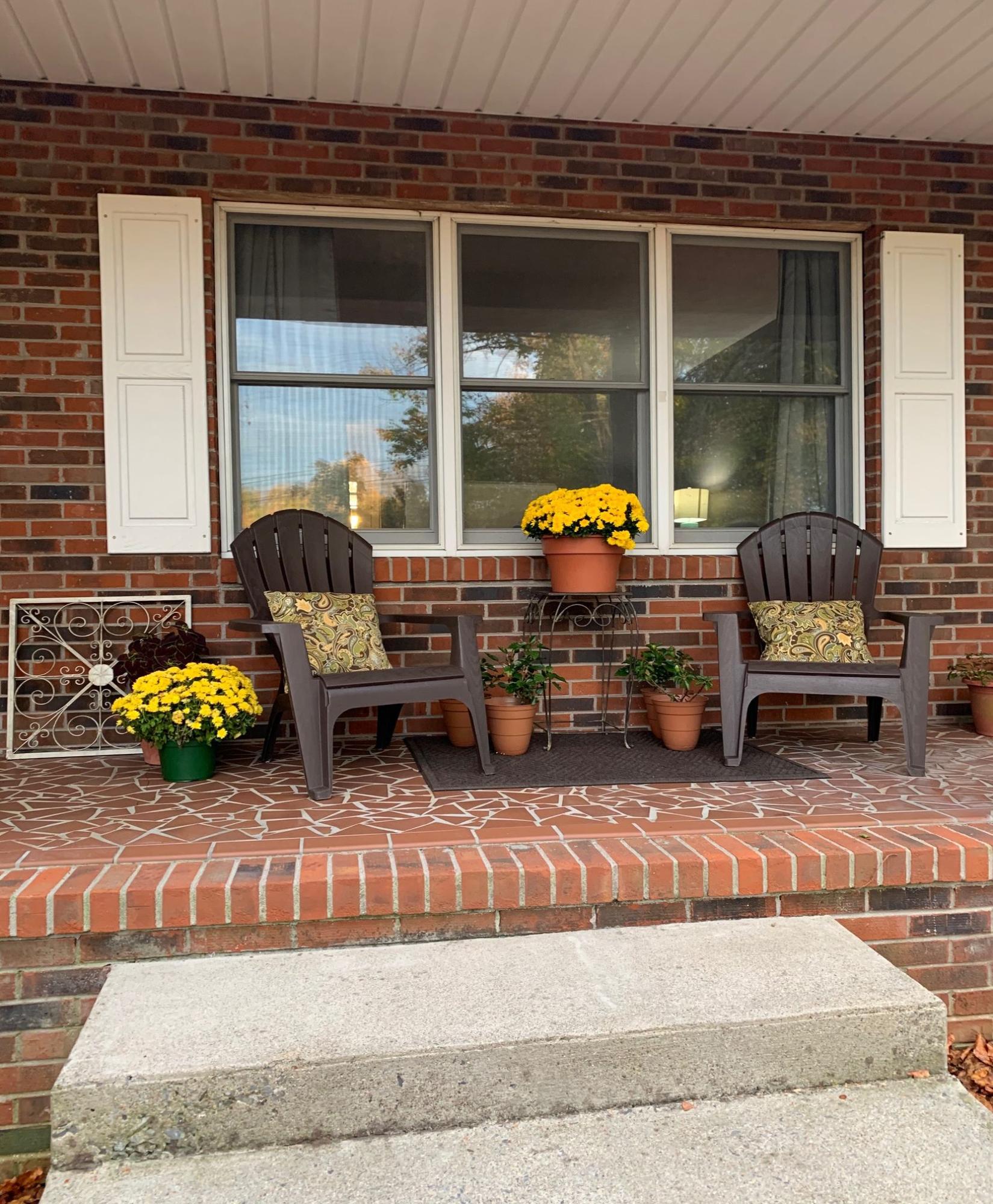 322 Booher Road Bristol, VA 24201 - Photo 2 of 46 322 Booher front porch